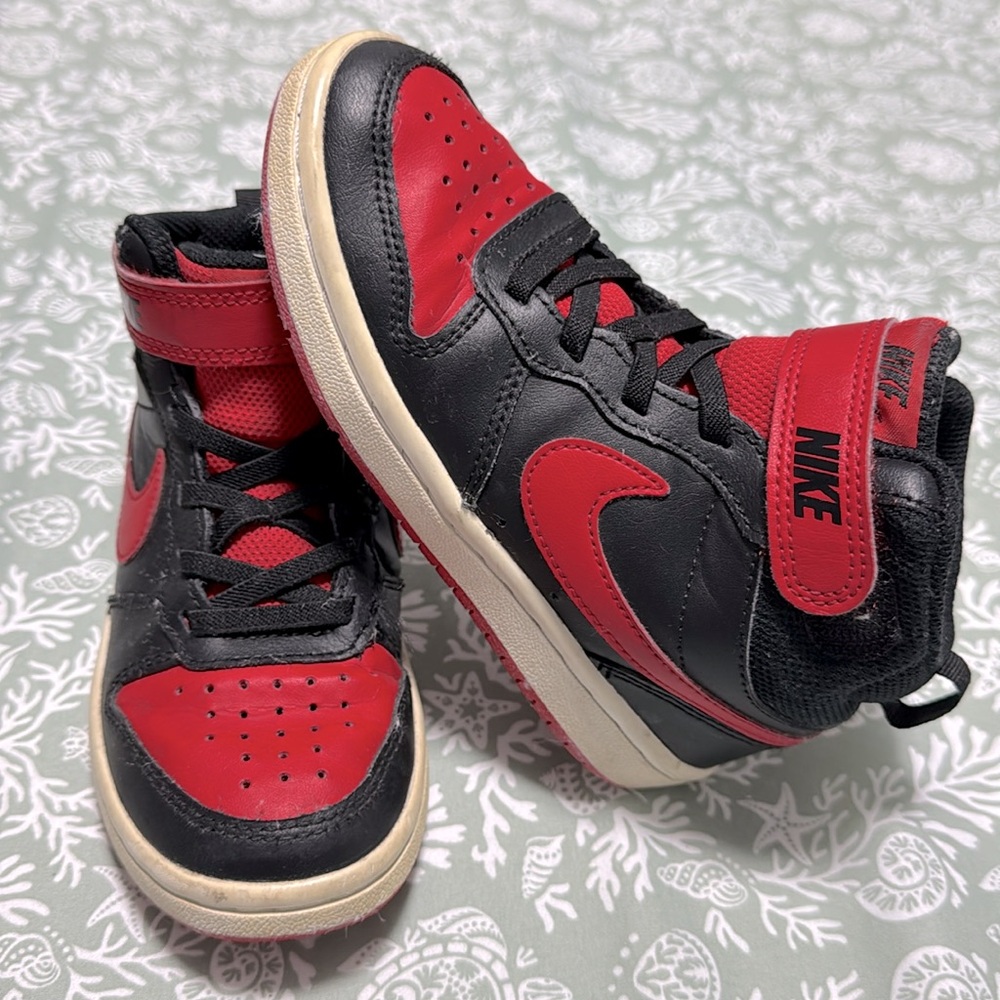 Nike Midtop Sneakers. Boys 11C.